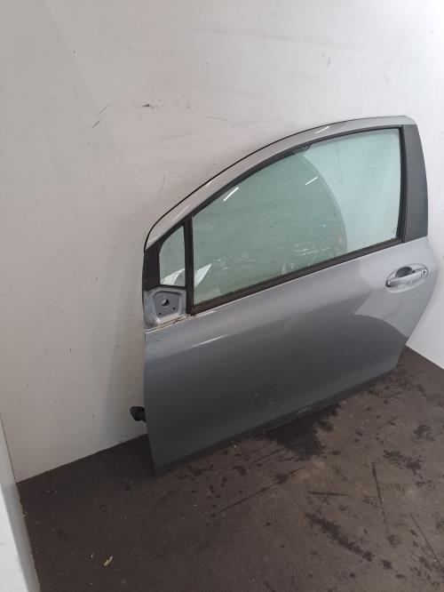 Image Porte avant gauche - TOYOTA YARIS 2