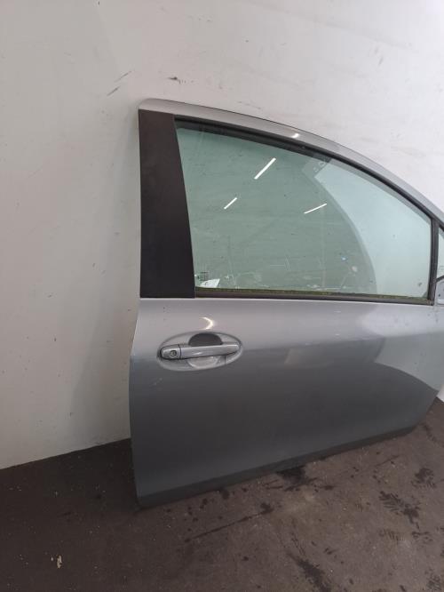 Image Porte avant droit - TOYOTA YARIS 2