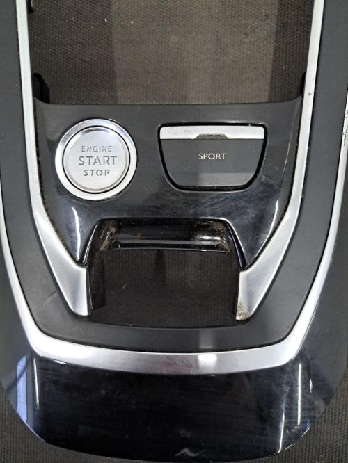 Image Console central (interieur plastique) - PEUGEOT 308 2