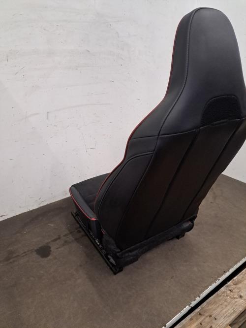 Image Siege avant droit - MAZDA MX5 4