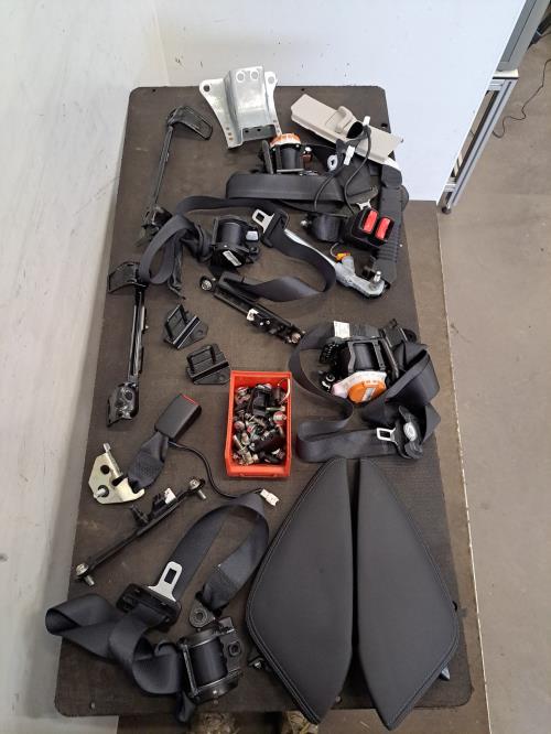 Image Interieur complet - NISSAN QASHQAI 2
