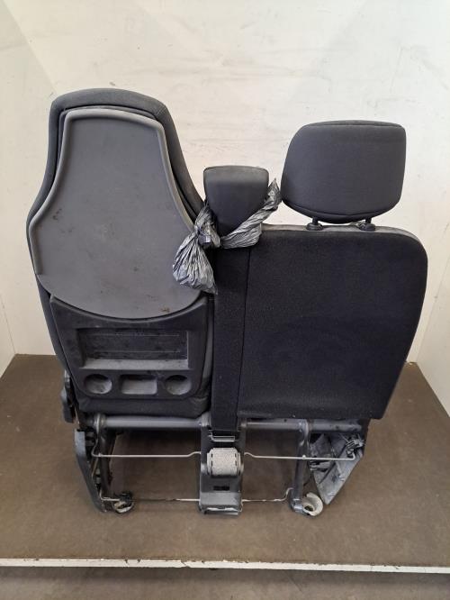 Image Siege avant droit (banquette double) - NISSAN NV400