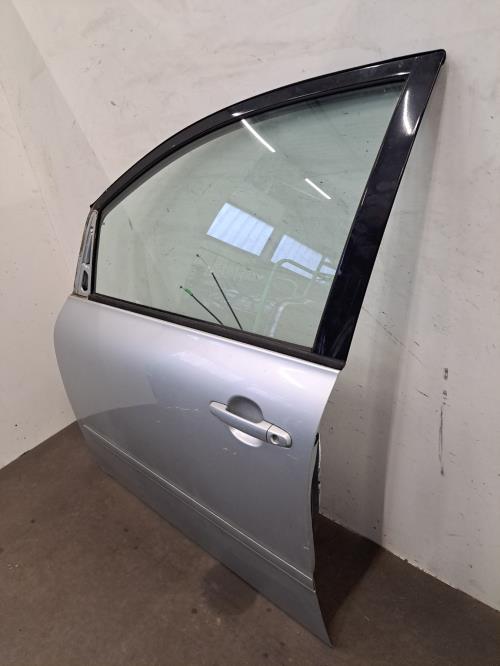 Image Porte avant gauche - TOYOTA AVENSIS VERSO