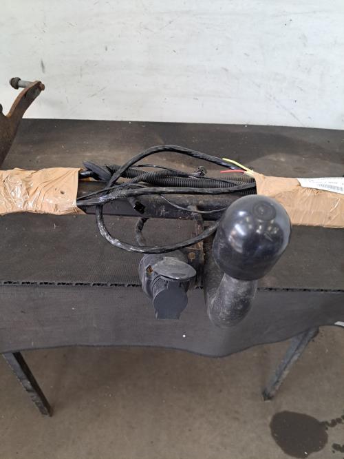 Image Attelage (boule de remorquage) - RENAULT CLIO 4