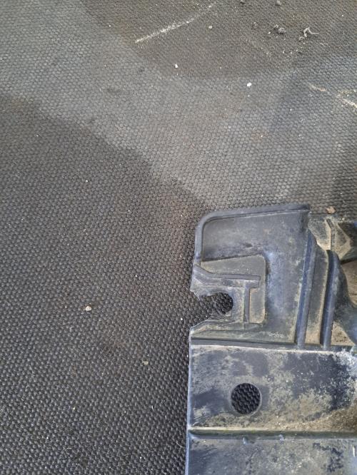 Image Pare boue avant droit - PEUGEOT 208 2