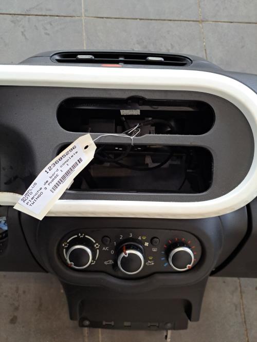 Image Planche de bord complete - RENAULT TWINGO 3