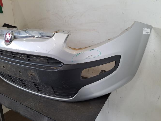 Image Pare choc avant - FIAT PUNTO EVO 3