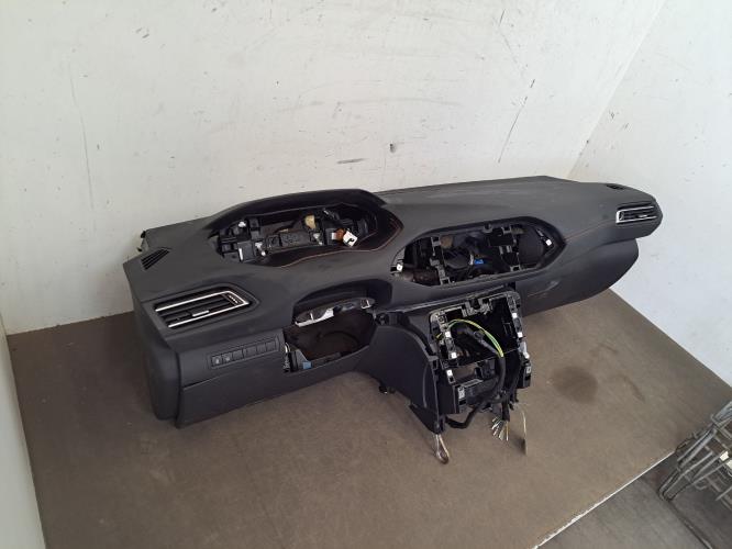 Image Planche de bord complete - PEUGEOT 308 2 SW