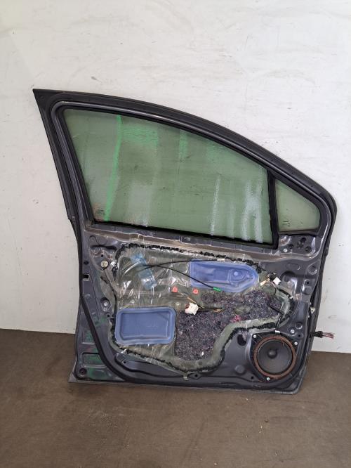 Image Porte avant gauche - TOYOTA YARIS 3