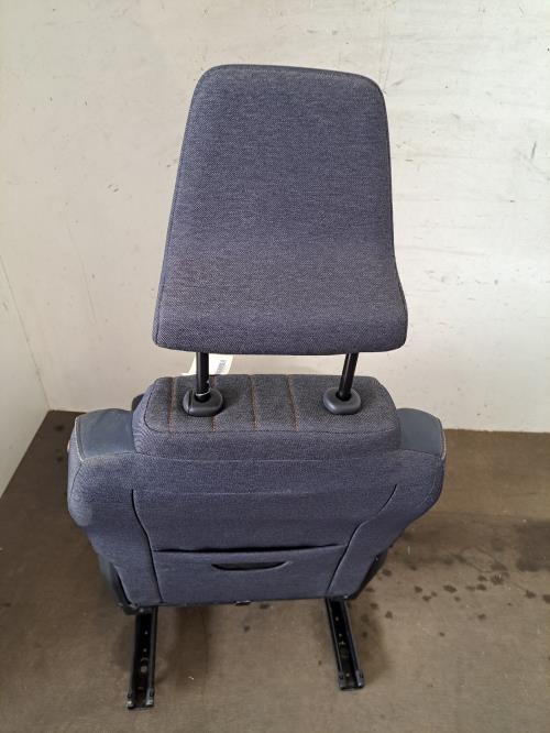 Image Siege avant droit - RENAULT R4