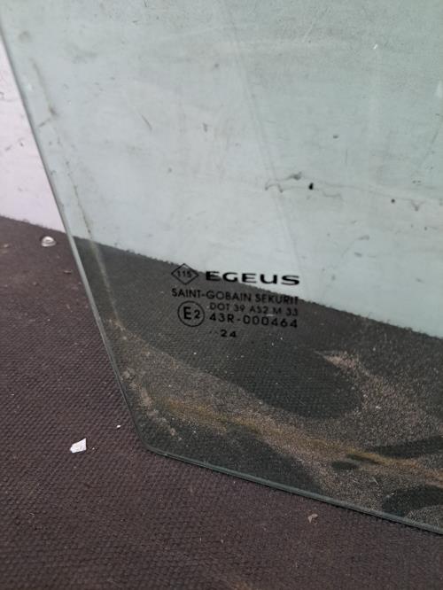 Image Custode avant droit - RENAULT 