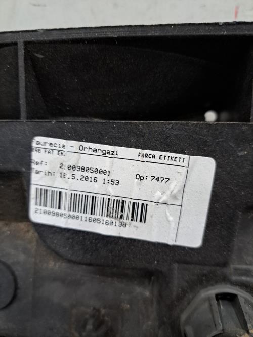 Image Traverse superieure - RENAULT CAPTUR 1
