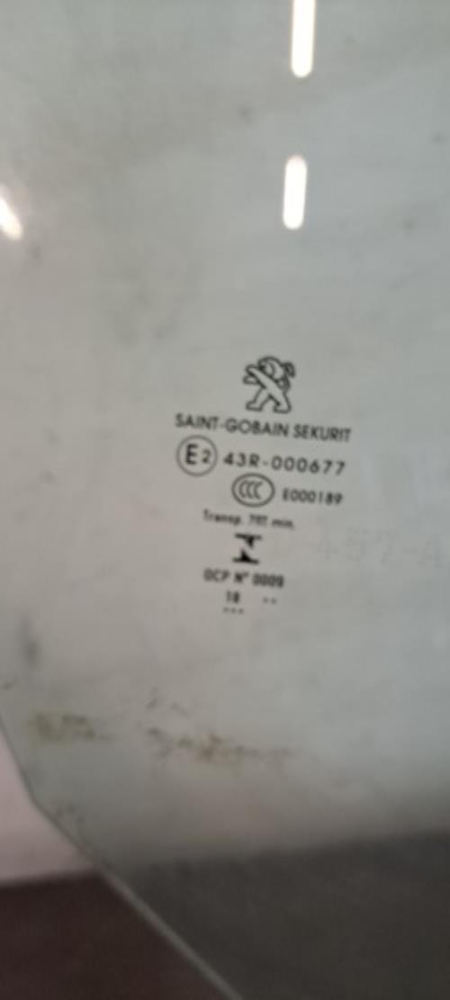 Image Vitre avant droit - PEUGEOT 508 2