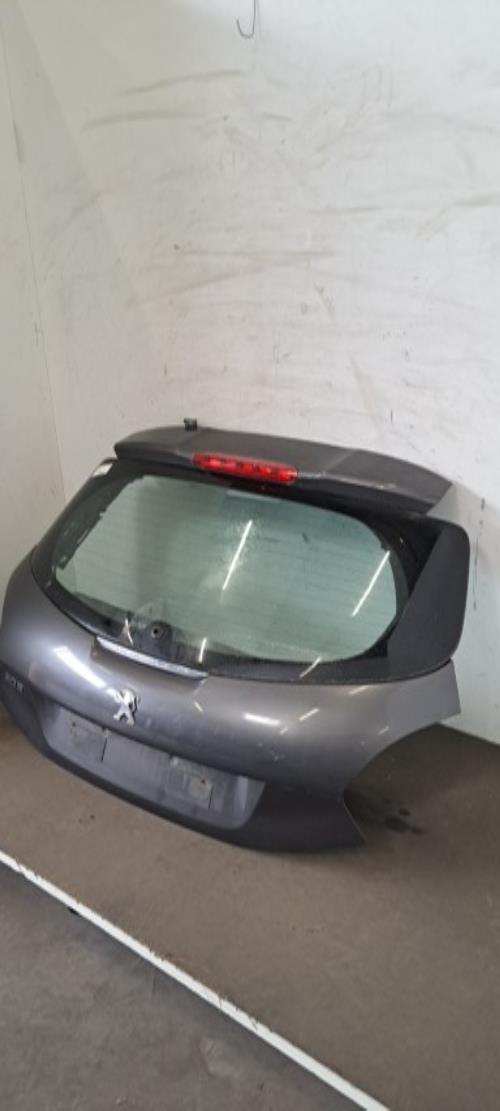 Image Malle/Hayon arriere - PEUGEOT 208 1
