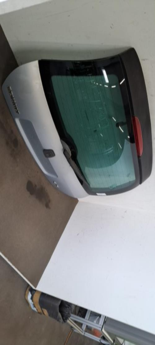 Image Malle/Hayon arriere - RENAULT CLIO 2