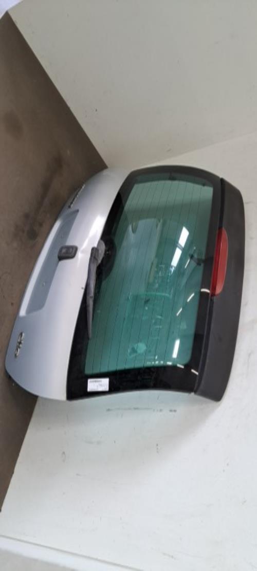 Image Malle/Hayon arriere - RENAULT CLIO 2