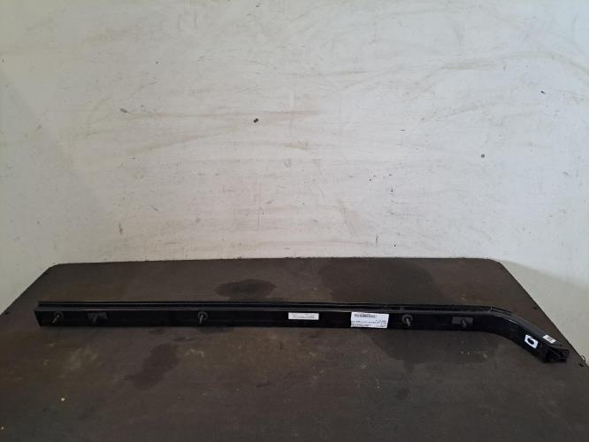 Image Rail de porte coulissante - RENAULT TRAFIC 3