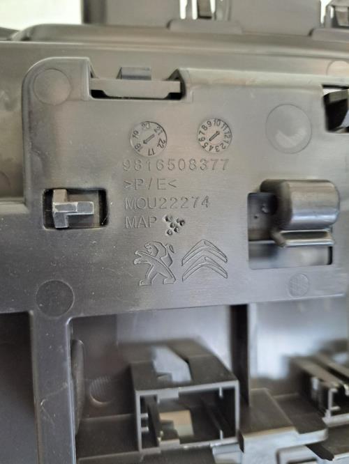 Image Console central (interieur plastique) - PEUGEOT 508 2