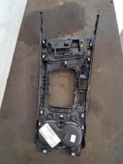 Image Console central (interieur plastique) - PEUGEOT 508 2