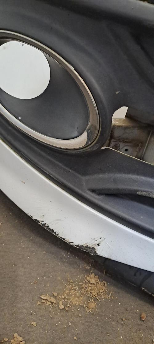 Image Pare choc avant - RENAULT MEGANE 3