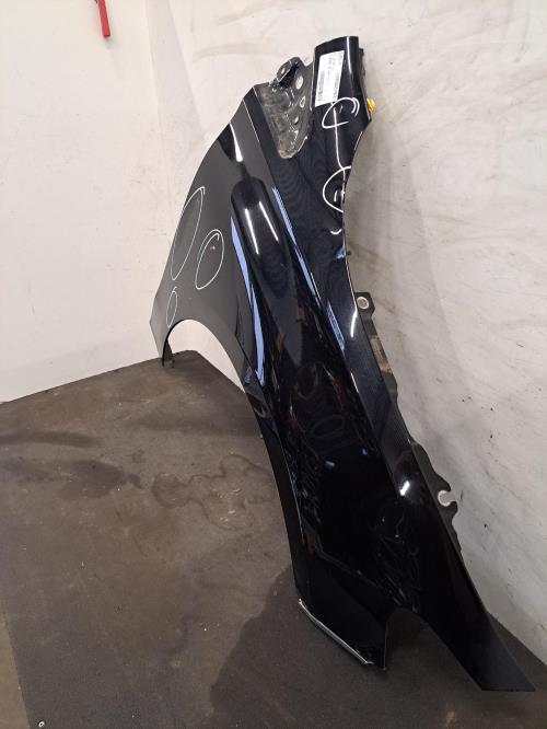 Image Aile avant droit - MERCEDES CLASSE B 247