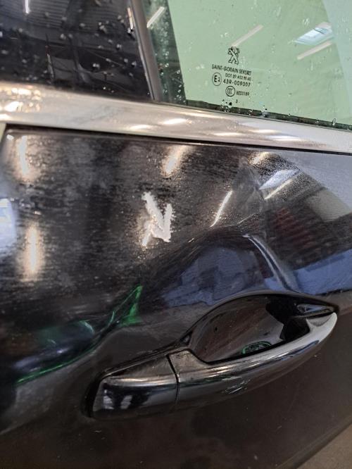 Image Porte avant droit - PEUGEOT 208 1