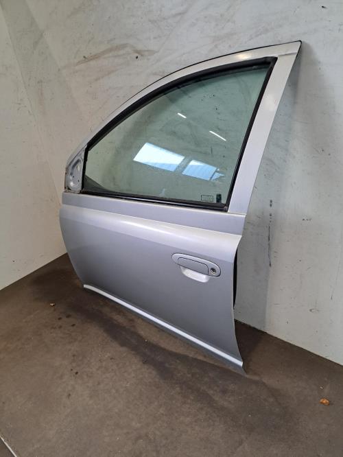Image Porte avant gauche - TOYOTA YARIS 1