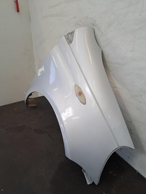 Image Aile avant droit - TOYOTA YARIS 1