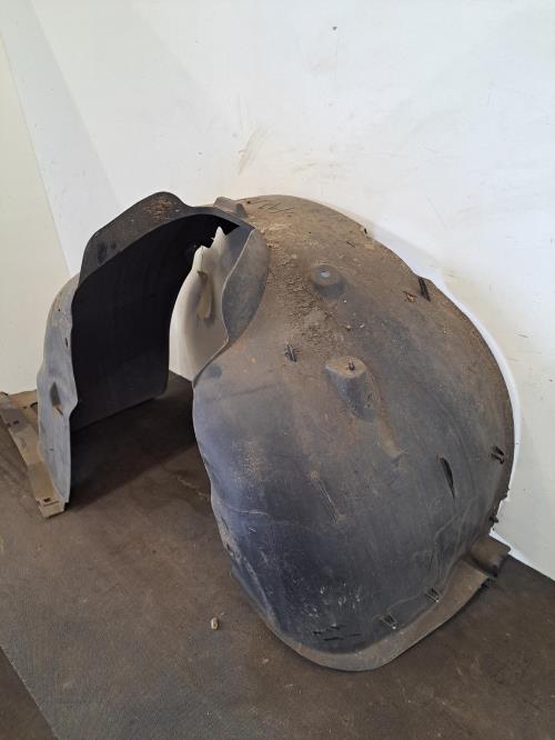 Image Pare boue avant droit - PEUGEOT 208 1
