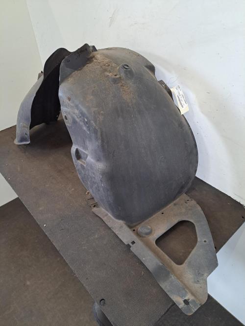 Image Pare boue avant gauche - PEUGEOT 208 1