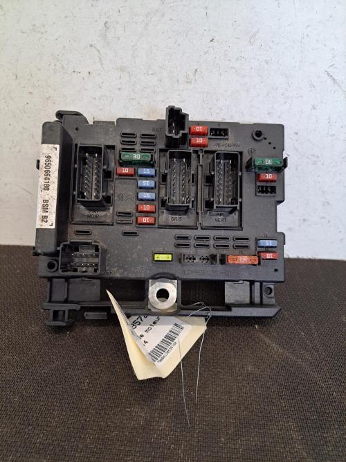 Image Boitier servitude moteur (BSM) - PEUGEOT 206