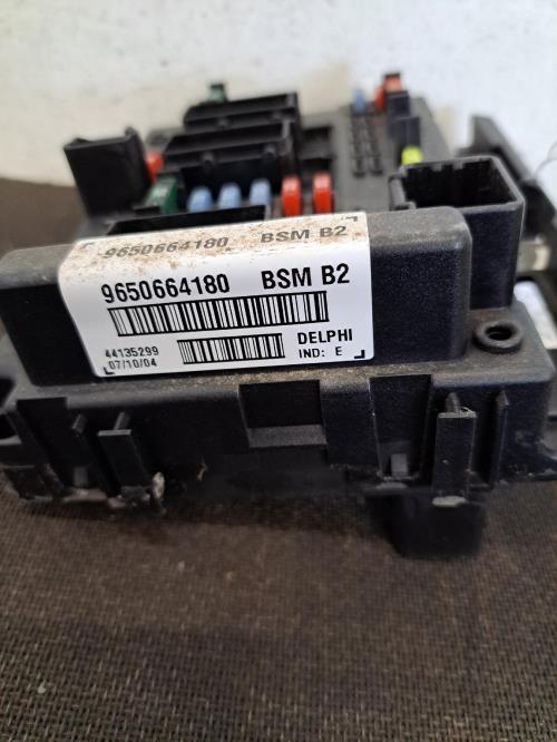 Image Boitier servitude moteur (BSM) - PEUGEOT 206