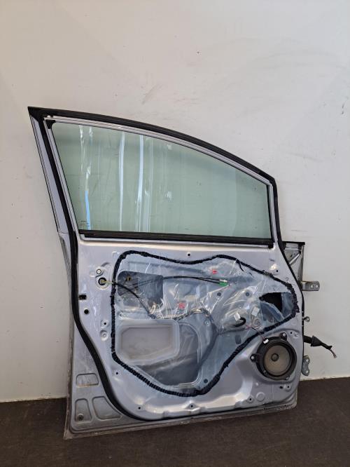Image Porte avant gauche - TOYOTA VERSO