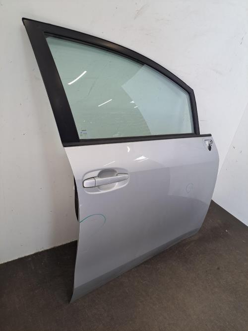 Image Porte avant droit - TOYOTA VERSO
