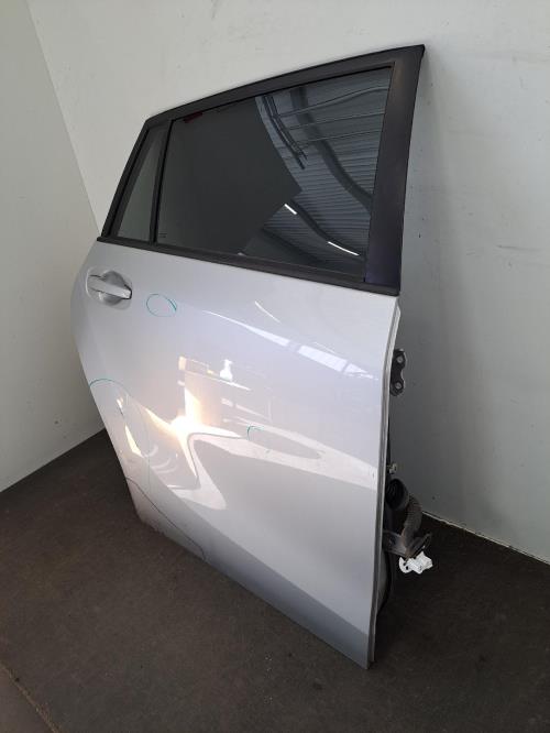 Image Porte arriere droit - TOYOTA VERSO