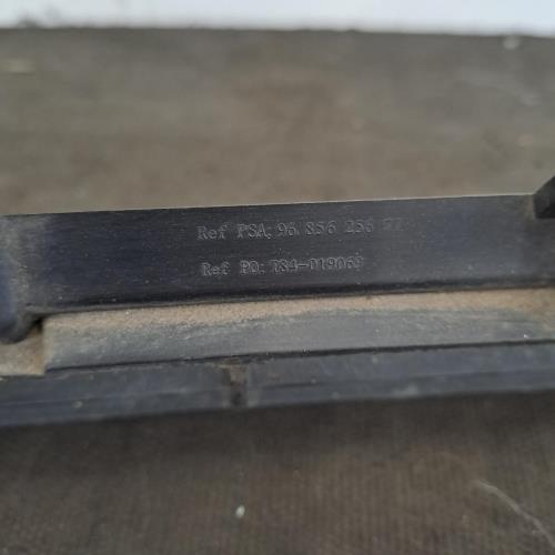 Image Support de pare chocs avant - PEUGEOT 3008 1