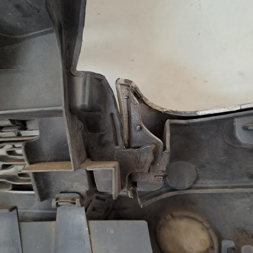 Image Pare choc avant - PEUGEOT 208 1
