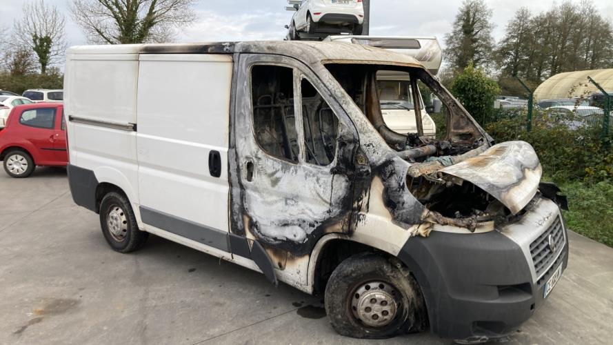 Image Pare chocs centrale arriere (utilitaire) - FIAT DUCATO 3