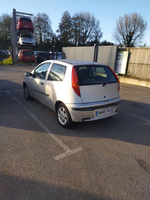 Image Porte avant gauche - FIAT PUNTO 2