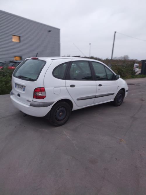 Image Pare choc avant - RENAULT SCENIC 1