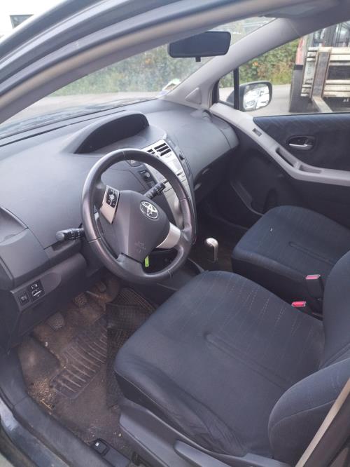 Image Pare choc arriere - TOYOTA YARIS 2