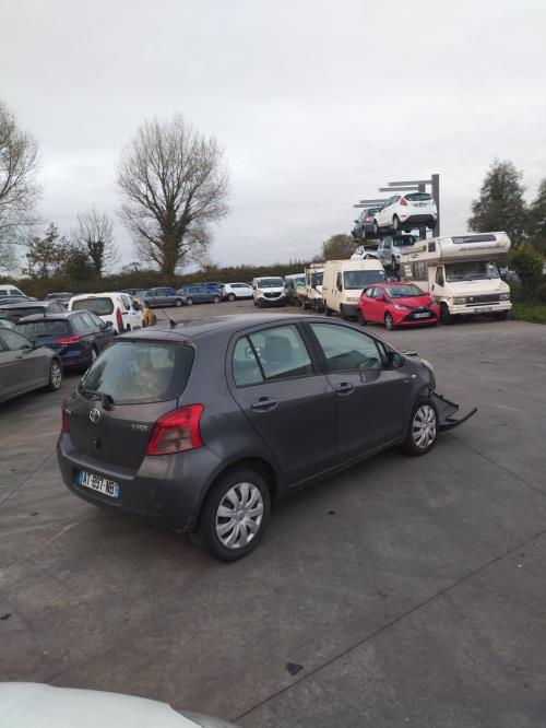 Image Pare choc arriere - TOYOTA YARIS 2