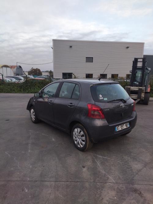Image Pare choc arriere - TOYOTA YARIS 2