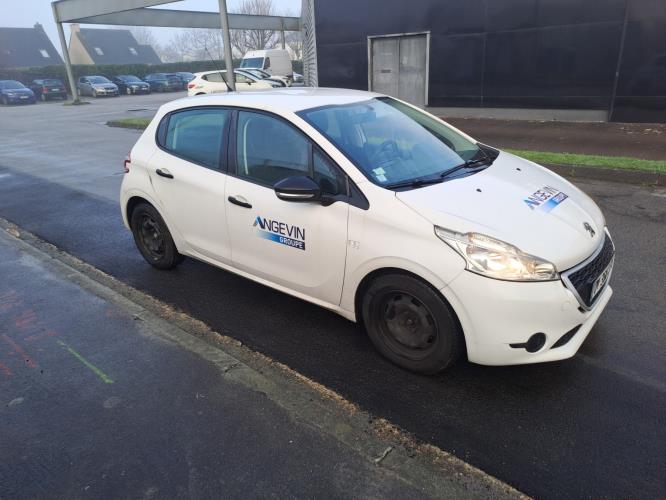 Image Eclairage de plafonnier - PEUGEOT 208 1