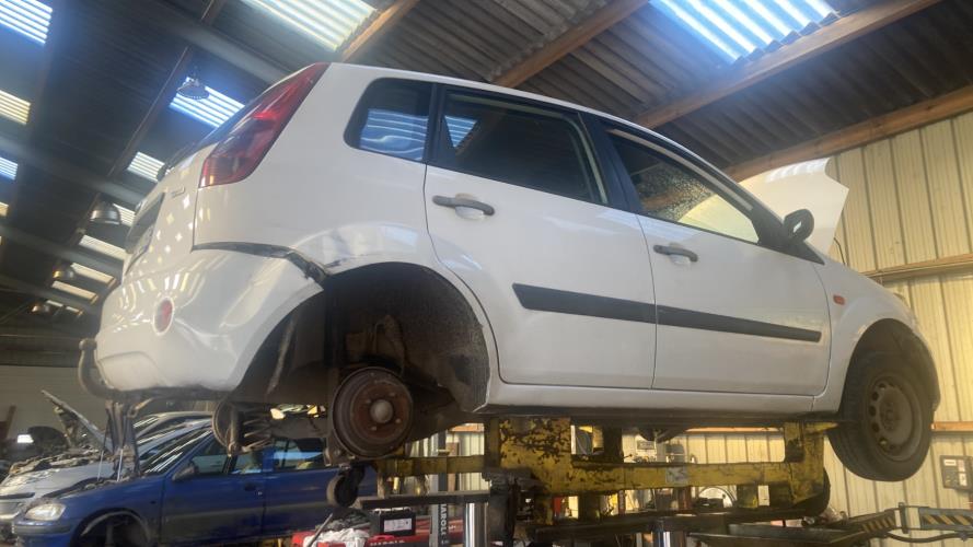 Image Capot - FORD FIESTA 5