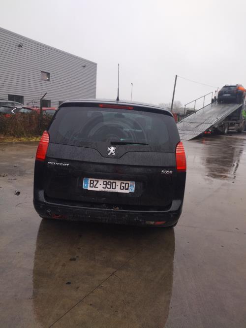 Image Porte avant gauche - PEUGEOT 5008 1