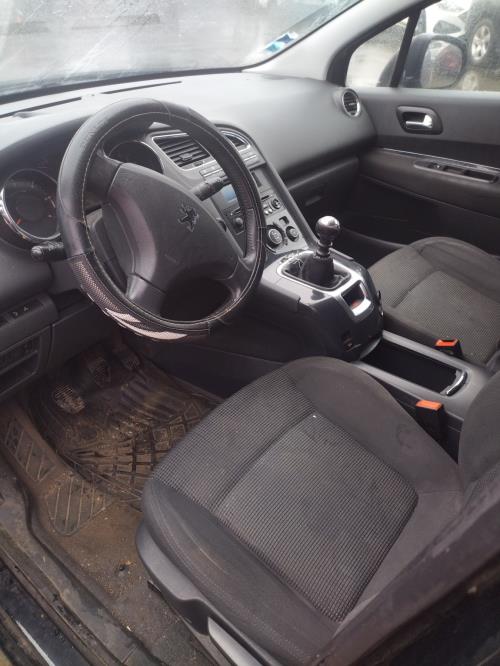 Image Porte avant gauche - PEUGEOT 5008 1