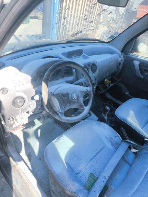 Image Calandre - PEUGEOT PARTNER 1