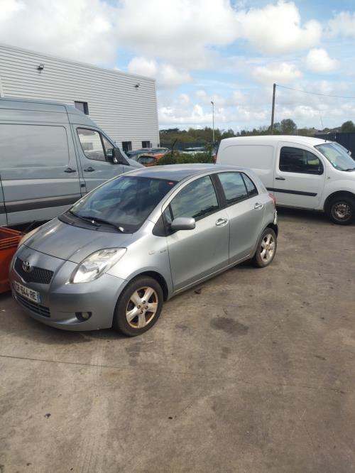 Image Feu arriere principal gauche (feux) - TOYOTA YARIS 2