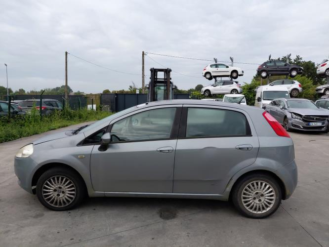Image Pare choc arriere - FIAT GRANDE PUNTO